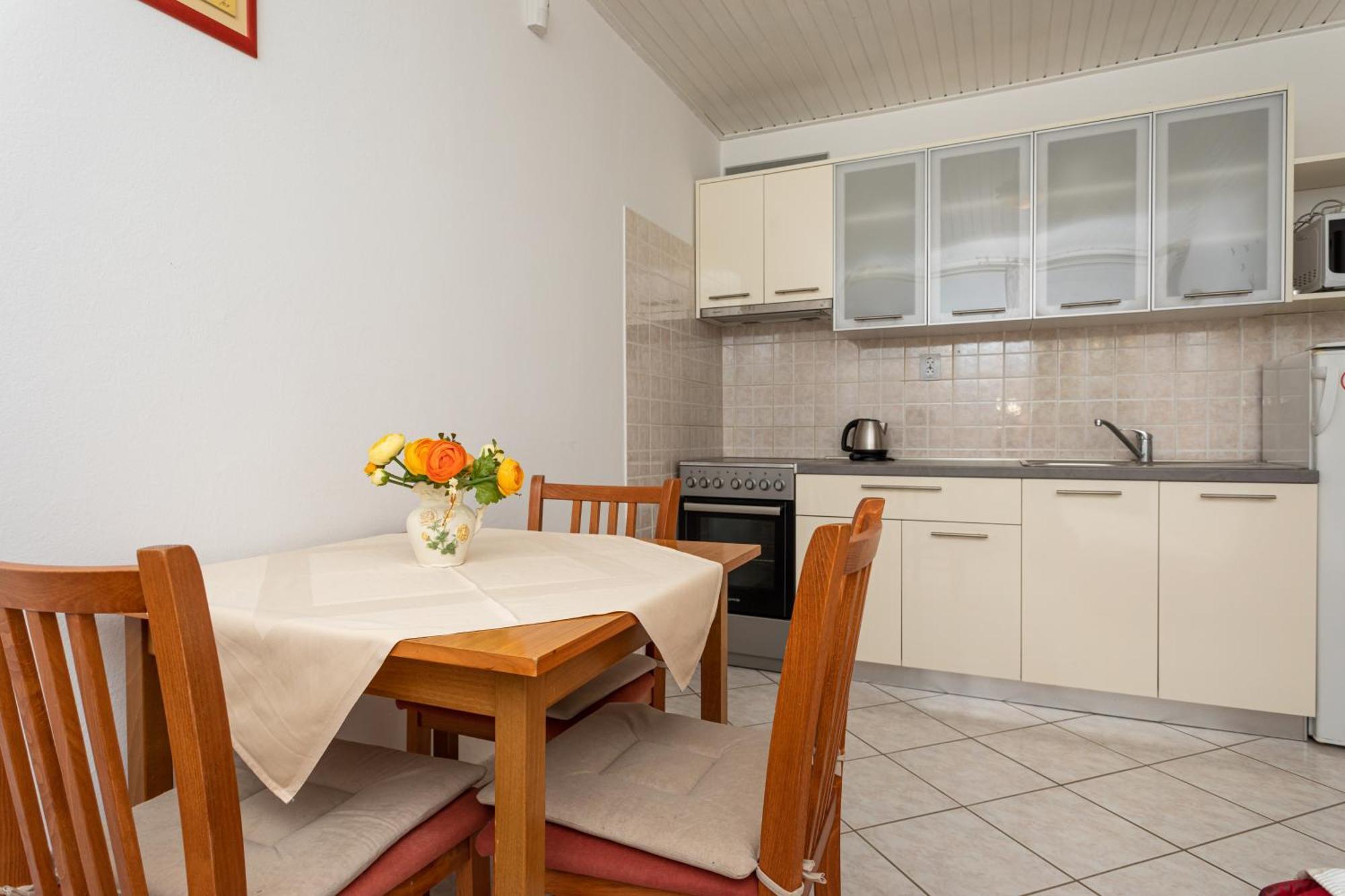 Apartments Villa Ana Krk Town Quarto foto